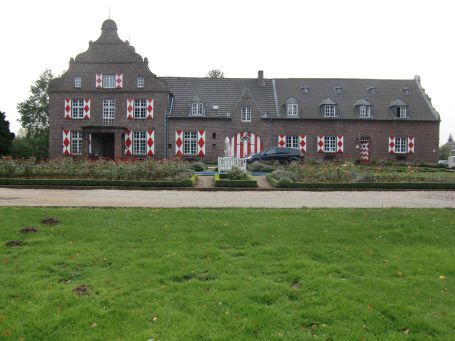 Weeze : Schlossruine Hertefeld, Renteigebäude